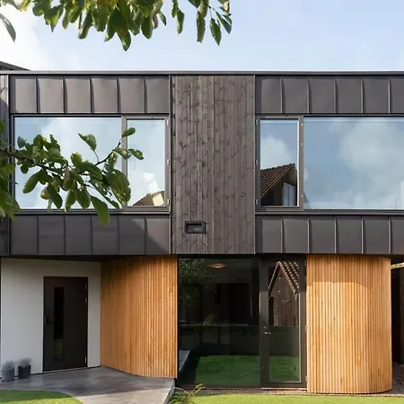 Exclusive Luxury - Walking Distance To Ons 2024 *